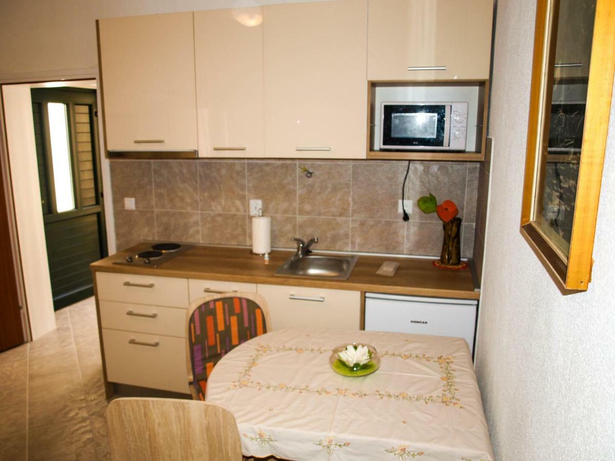 House Nataniel In Omis Near Sea Apartment Екстериор снимка