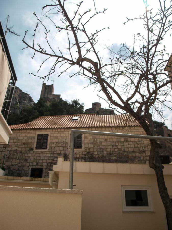 House Nataniel In Omis Near Sea Apartment Екстериор снимка
