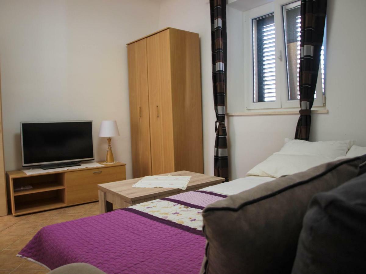 House Nataniel In Omis Near Sea Apartment Екстериор снимка
