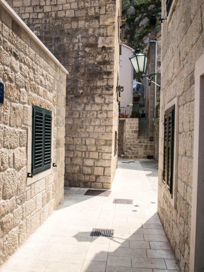 House Nataniel In Omis Near Sea Apartment Екстериор снимка
