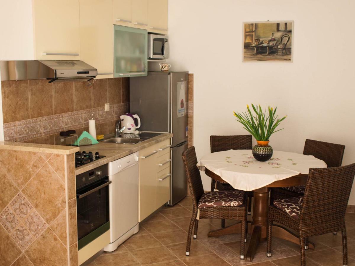 House Nataniel In Omis Near Sea Apartment Екстериор снимка