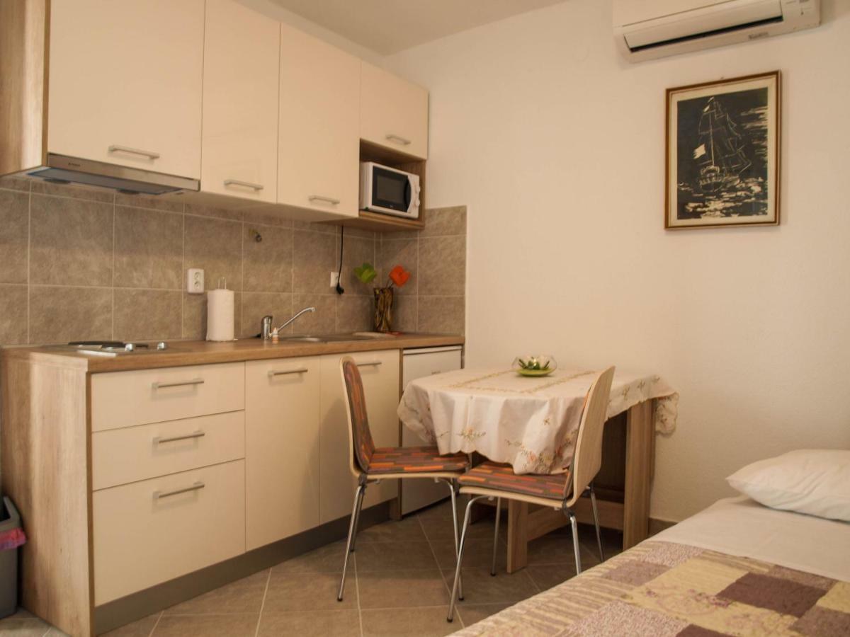 House Nataniel In Omis Near Sea Apartment Екстериор снимка