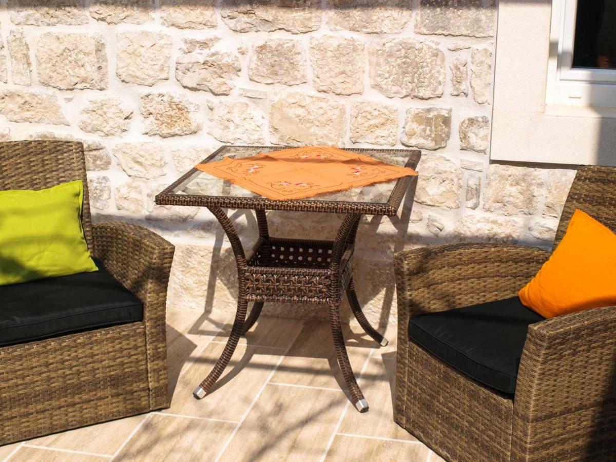 House Nataniel In Omis Near Sea Apartment Екстериор снимка