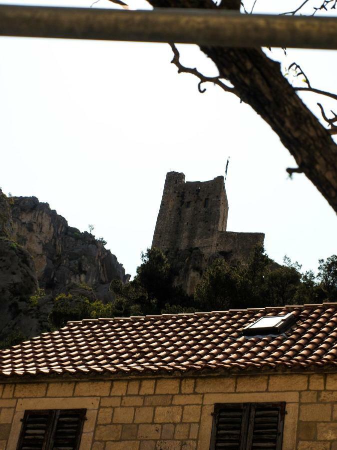 House Nataniel In Omis Near Sea Apartment Екстериор снимка