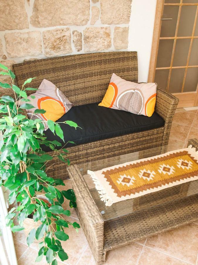 House Nataniel In Omis Near Sea Apartment Екстериор снимка