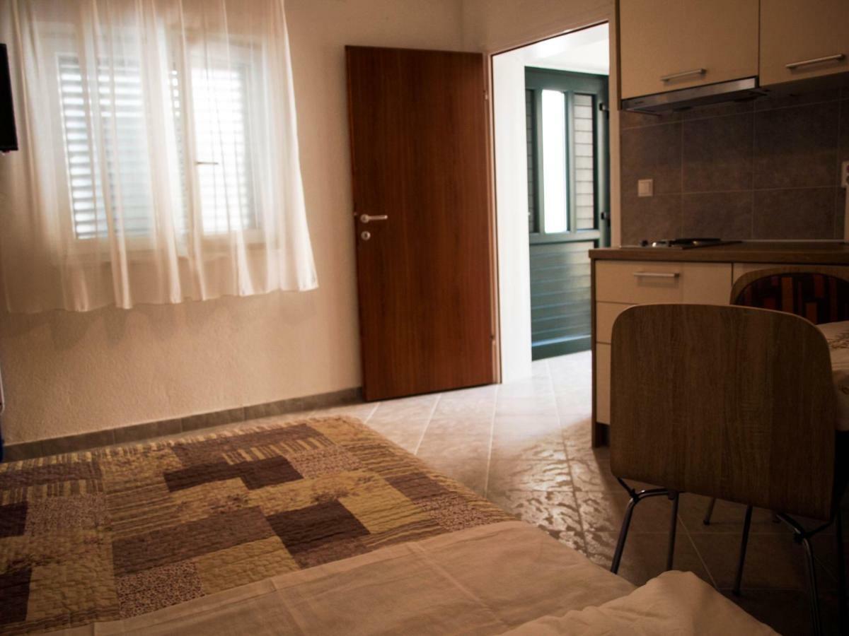 House Nataniel In Omis Near Sea Apartment Екстериор снимка