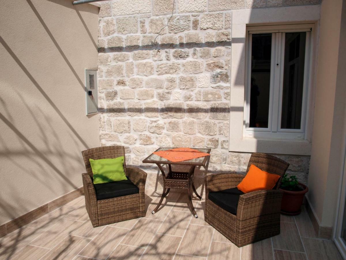 House Nataniel In Omis Near Sea Apartment Екстериор снимка