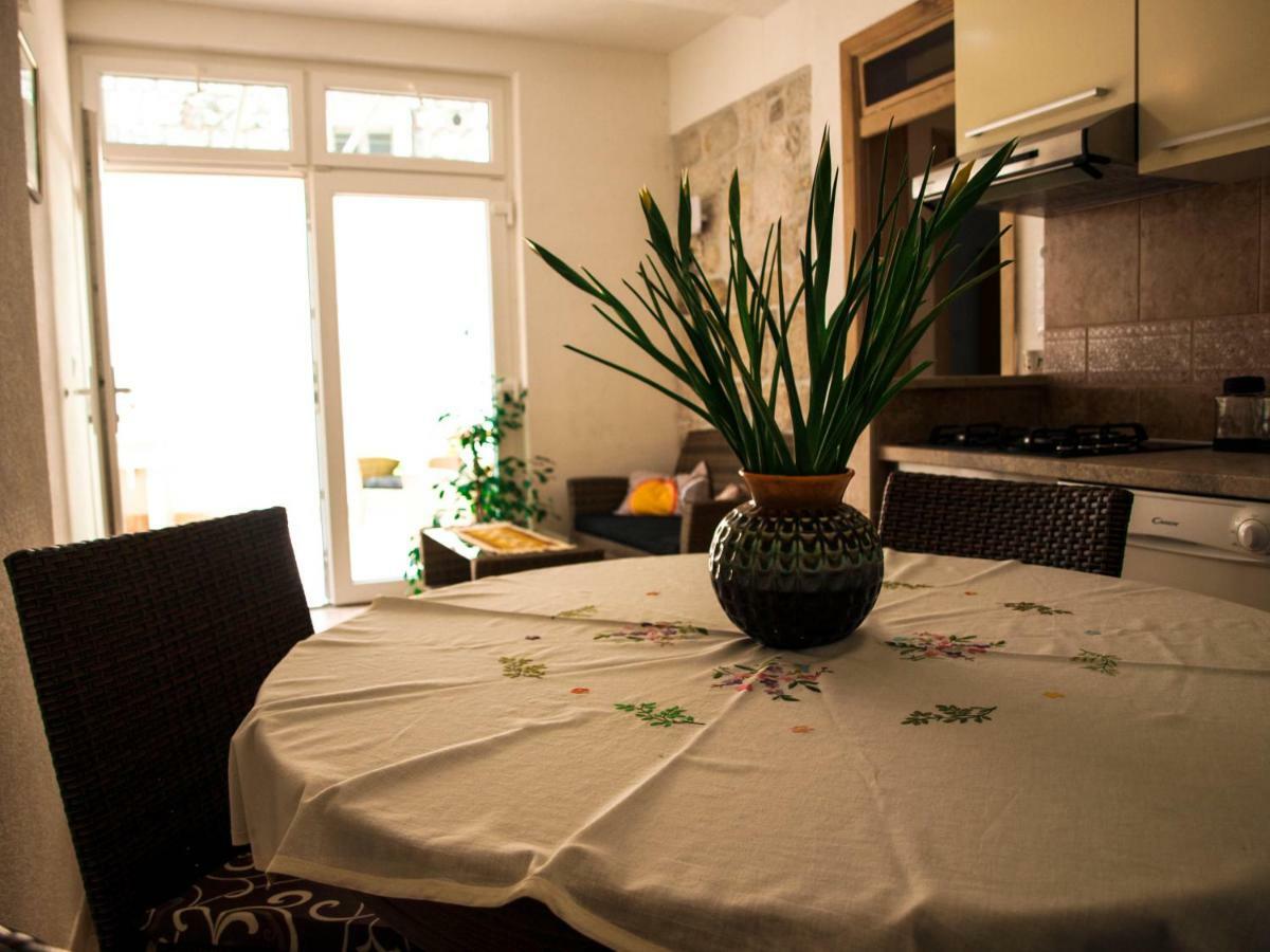 House Nataniel In Omis Near Sea Apartment Екстериор снимка