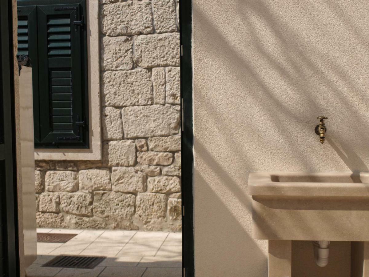 House Nataniel In Omis Near Sea Apartment Екстериор снимка