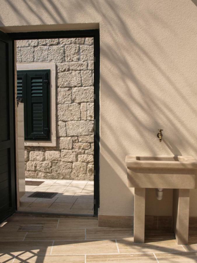 House Nataniel In Omis Near Sea Apartment Екстериор снимка
