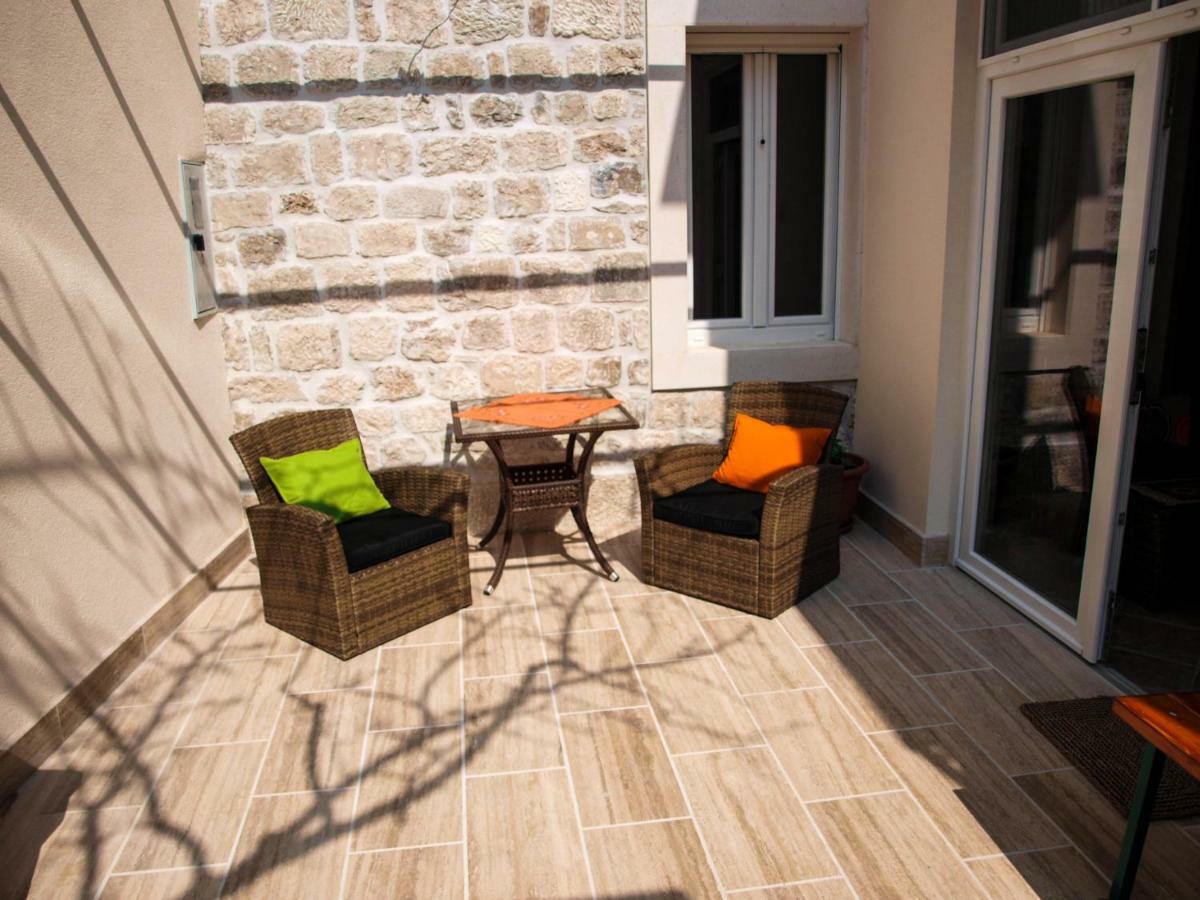 House Nataniel In Omis Near Sea Apartment Екстериор снимка
