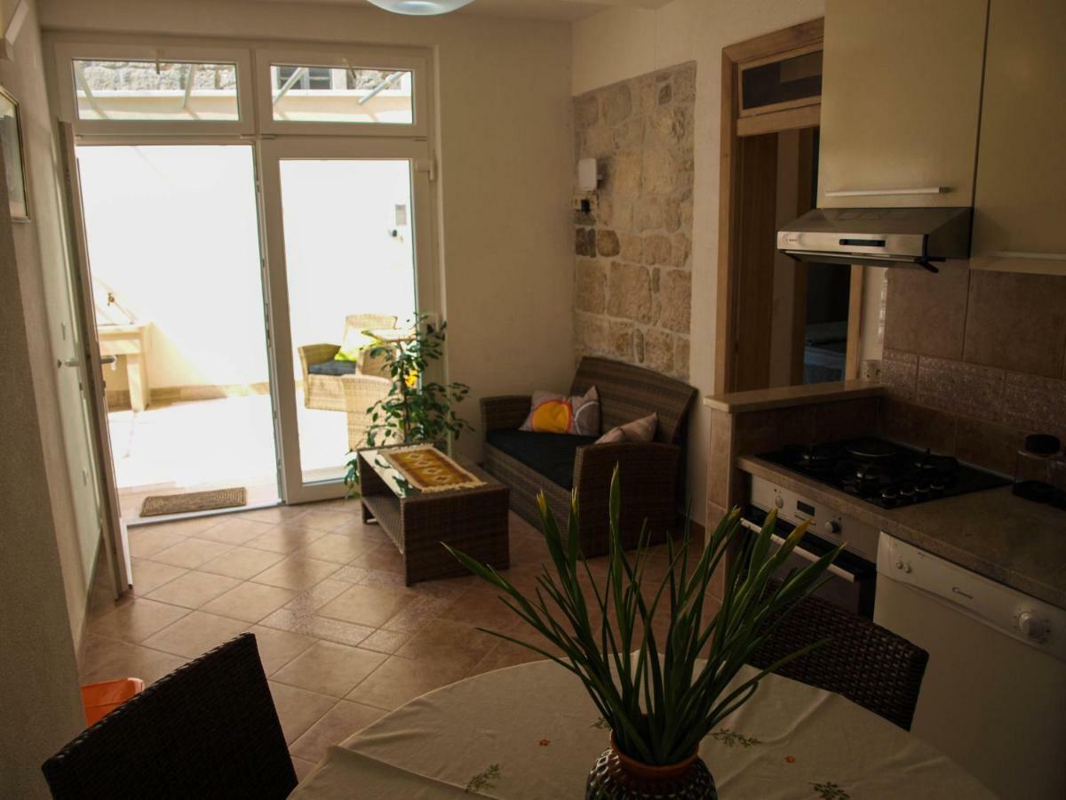House Nataniel In Omis Near Sea Apartment Екстериор снимка